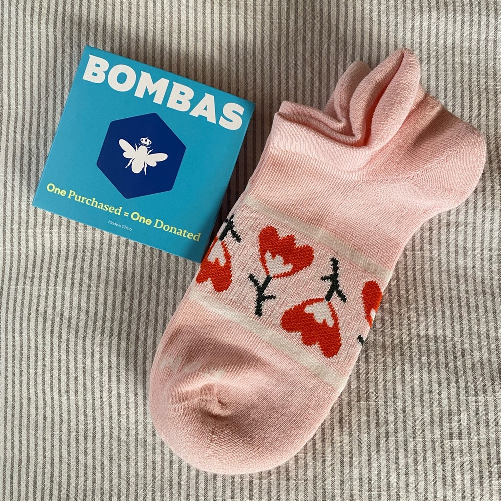 NWT Bombas Garden Party Ankle Socks Pale Pink size Medium